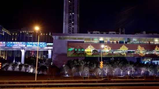 两江新区：高科技灯光秀吸引市民打卡 感受高品质生活