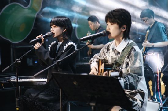 “五一”假期：重庆欢乐谷举办犀角音乐节吸引游客