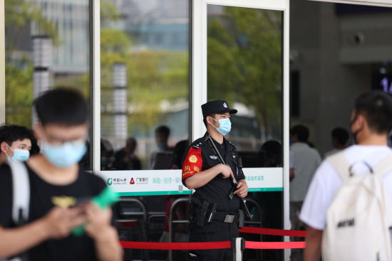 五一假期重庆铁警增投三百警力保平安
