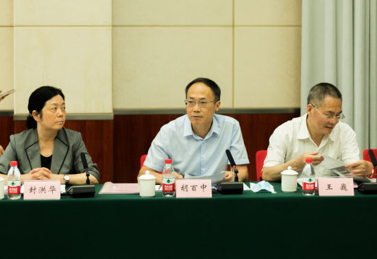圖為重慶巴南區區委統戰部部長歡迎致辭。黃維正 攝