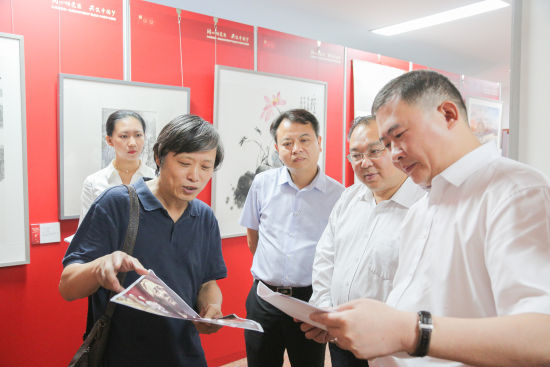 九龙坡区举行庆祝中国共产党成立100周年书画展。九龙坡区委统战部供图