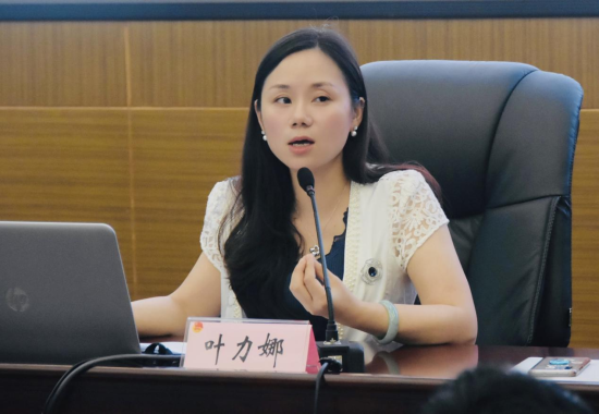 团重庆市委副书记叶力娜为学员讲授“习近平总书记关于青年工作的重要思想”一课。
