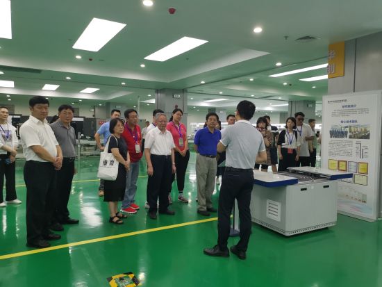 联合采访组参观重庆高新技术产业研究院有限责任公司