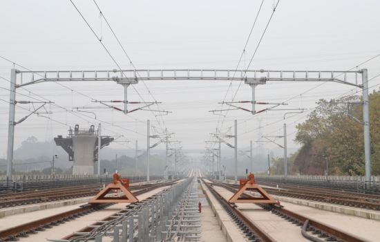 江跳线江津区段供电系统成功送电。中铁建重庆投资集团供图