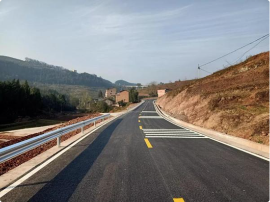 连接忠县县城的主干道建成通车，实现15分钟到县城、5分钟到忠县工业园区