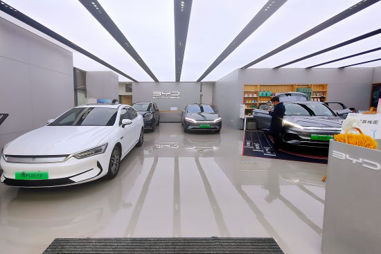 比亚迪新能源汽车一级新形象店。 大渡口区融媒体中心供图
